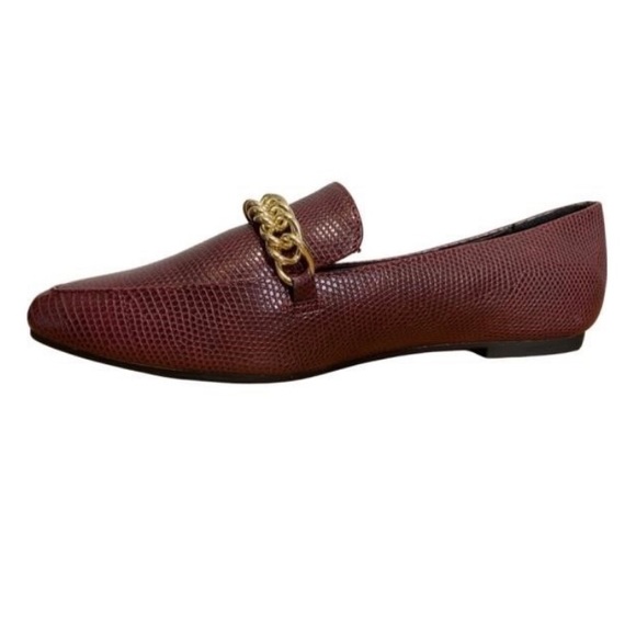 NWT | NY&Co. burgundy loafers with gold coloured chain buckle - Picture 14 of 14
